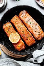 cast iron salmon cooks in just 6