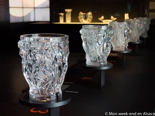 Изделия музея Lalique Изделия музея Lalique Lalique, Лалика, духов, производства, музея, ювелирных, представлены, Музей, собственной, Музеем, флаконов, времени, раздел, Представлены, коммуне, изделий, также, творчества, несколько, изделия