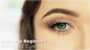 Most of us with hooded eyes don't need winged if you didn't take the time to apply and set your shadow primer earlier, you may have some blending i can't tell you how many hooded eyeshadow tutorials i've looked at in the past week. Beginner Eye Makeup For Hooded Eye Everyday Hooded Youtube