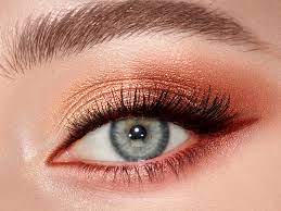 smokey eye for your eye colour