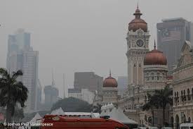 Smog städtischen umweltverschmutzung, immer häufiger in großen städten asiens und südostasiens. Haze In Kuala Lumpur In 2020