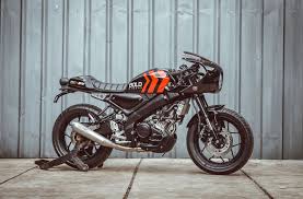 retro cafe racer styling is the name of