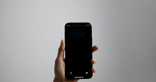 black screen wallpaper on iphone