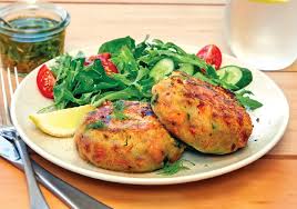 easy hot smoked salmon cakes with