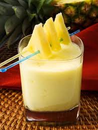 blended pineapple cuber juice with