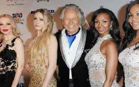 Several of the photos show nygard grinning as he watches three women dressed in tiny bikinis gyrate against each other inside the resort's private. Cyfpbwpwd6ipum