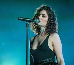 November 7, 1996), better known by her stage name lorde, is a pop star hailing from new zealand. Singer Lorde Says Quitting Social Media Has Been Divine Experience Orissapost