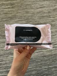 mac cosmetics gently off wipes