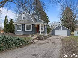 homes near kenowa hills high