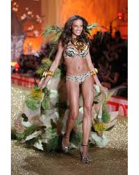 Model i actress i writer i caymanian supporting clean & conscious beauty and causes across female empowerment, hunger, alzheimer's, cancer & love. Your Daily Eye Queue Which Victoria S Secret Angel Is Hanging Up Her Wings Gq