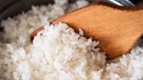 What happens if you eat expired rice?