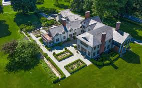 A compound noun is a noun consisting of two or more words working together as a single unit to name a person, place, or thing. An Art Collector S Massive Connecticut Compound Hits The Market For 15 Million Galerie