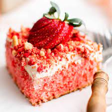 strawberry crunch cake belle of the