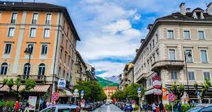 Italy borders france, switzerland, austria, slovenia, san marino (which is a microstate completely surrounded by italy) and the vatican city (another microstate located within the city of rome, the capital city of italy). Domodossola What To Do In And Around The Beautiful Swiss Italian Border Town With 10 Best