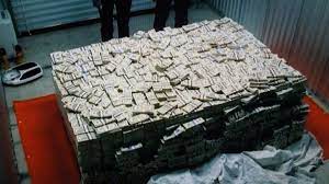 Based on this nonscientific image analysis the minimum amount in the pile would be around $17,500,000. Jeffrey Katzenberg Offered 75 Million For Three Episodes Of Breaking Bad Oliver Stone Thought The Ending Was Ridiculous