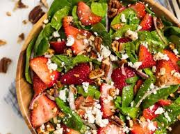 spinach strawberry salad with poppy