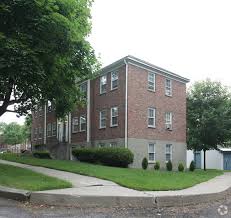 Colonial Gardens Apartments Off Campus
