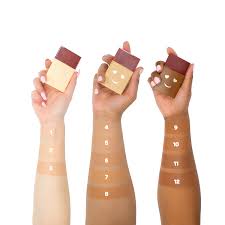 Hello Happy Light Medium Coverage Liquid Foundation