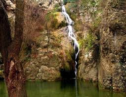 Водопадът се намира на около 2,5 km западно от село хотница. Hotnishki Waterval Kunstzintuigen Ideeen Voor Huis En Tuin