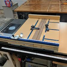 There are some pretty unbelievable things that can be done with tablesaw sleds. Crosscut Sled Buildsomething Com