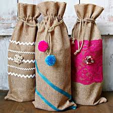 how to decorate burlap bags for gifts
