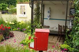 6 Small Garden Design Ideas Rhs Gardening