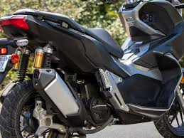The honda adv 150 comes with cool features such as led headlight with positioning light, led taillight, and hazard lamp as well as the honda smart key system. 2021 Honda Adv150 First Ride Review Cycle World