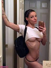 Nude fitness selfies
