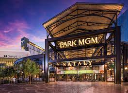 the 10 closest hotels to t mobile arena
