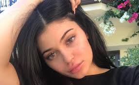 15 times kylie jenner went makeup free