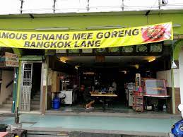They put in potatoes, tofu and cucur in the mee. Famous Penang Mee Goreng Bangkok Lane Sri Petaling Malaysian Foodie
