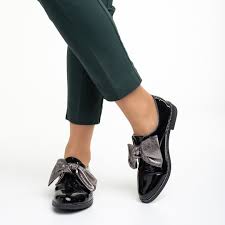 Pantofi dama negri din piele ecologica lacuita Mitra - Kalapod