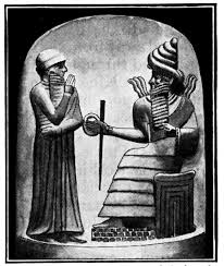 Hukuman dan denda mestilah setimpal dengan kesalahan yang berbeza mengikut susun lapis masyarakat. Siapa Raja Babilon Hammurabi