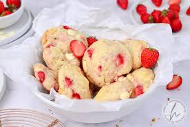 soft cookies mit erdbeeren und