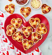 heart shaped pizza cute valentine