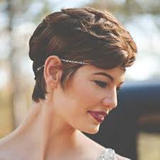 Have you noticed that often when someone gets engaged, they suddenly decide that they should grow their hair for their wedding day? 50 Exquisite Wedding Hairstyles For Short Hair My New Hairstyles