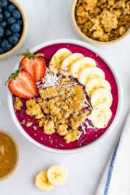 dragon fruit smoothie bowl eating