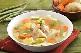 Selain lezat, sup ayam juga kaya manfaat dan bergizi. Cara Membuat Sup Ayam Bening Praktis Super Lezat Resepistimewa 2020