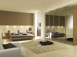 ideas to decorate bedroom with mirrors