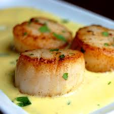 pan seared scallops with saffron sauce