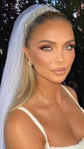 soft glam for blonde bride