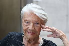 Ve věku obdivuhodných 95 let zemřela nejstarší česká herečka zdenka procházková. Host Herecka A Spisovatelka Zdenka Prochazkova Dvojka