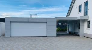 The garage door is the gateway to your home. Garagen Werk Fertiggaragen In Holzstanderrahmenbauweise