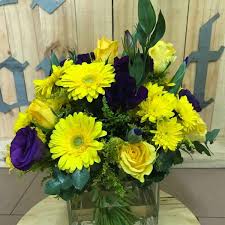 We did not find results for: Yellow Chrysanthemum And Roses With Strong Purple Lisianthus Gum Leaves And Astromania In A Cube Vase Alnor Art Florist
