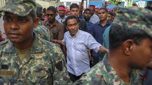 Le groupe de gardes rouges auquel il appartient est placé en détention. Maldives Leader Seeks 30 Day Extension Of Emergency Opposition Stalls Moves Hindustan Times