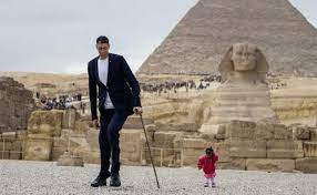 © 2021 forbes media llc. In Pics When The World S Tallest Man Met The World S Shortest Woman