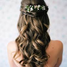 Grab a small piece and divide into 3 sections. 30 Ways To Wear Your Hair Down For Your Wedding