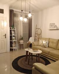 Jenis desain ruang tamu yang sering dicari adalah ruang tamu ukuran 2×3. Desain Interior Ruang Tamu Minimalis Ala Scandinavian Dengan Lampu Gantung Yang Memberi Kesan Artistik Inspirasi Desain Rumah Terkini