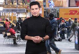 Mario Lopez says it's 'dangerous' for parents to support transgender kids