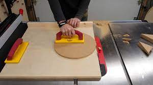 4 ways to cut circles in wood | DIY circle cutting jigs | DIY Montreal